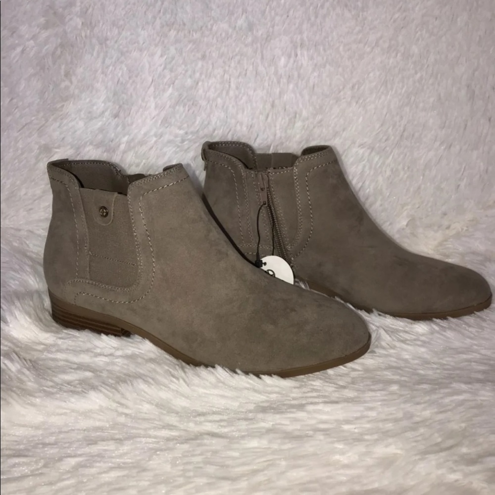 GIANI BERNINI - Falica Almond Toe Boots, Size 7.5M